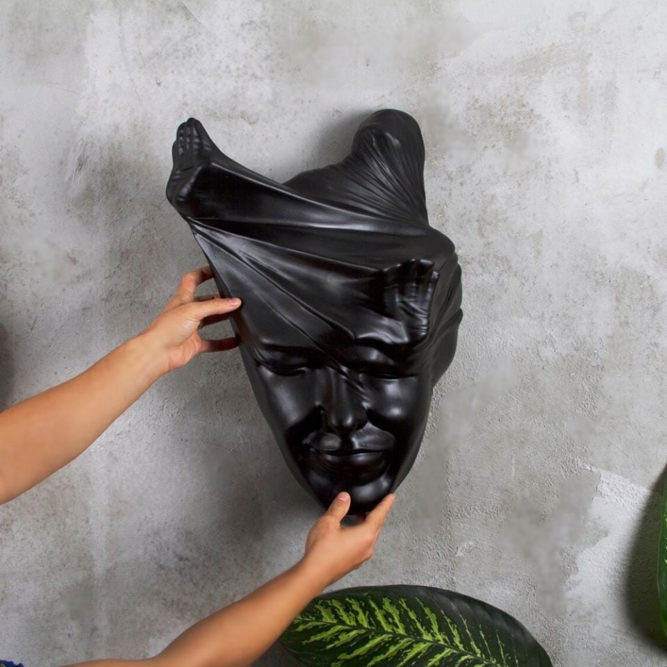 Martha Duvar Heykeli 60 CM